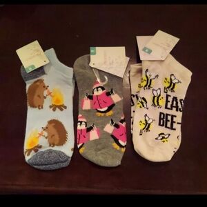 Adorable Stretch Low-cut socks bundle of 3 - Hedgehogs, Penguins & Bees 4-10 NWT